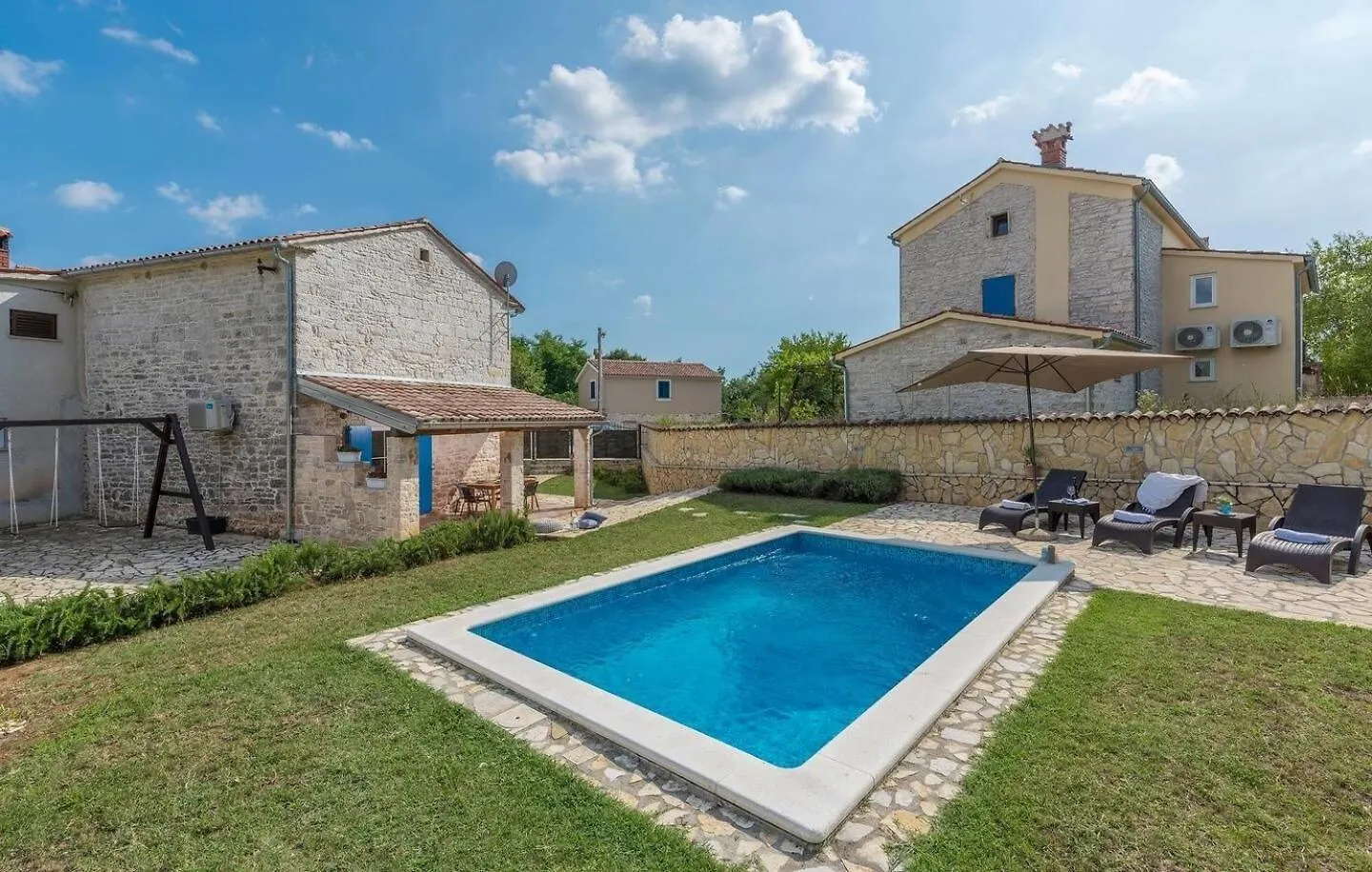 Ferienhaus Mit Privatpool Fuer 6 Personen Ca 60 Qm In Rajki, Istrien Binnenland Von Istrien elérhetőségei